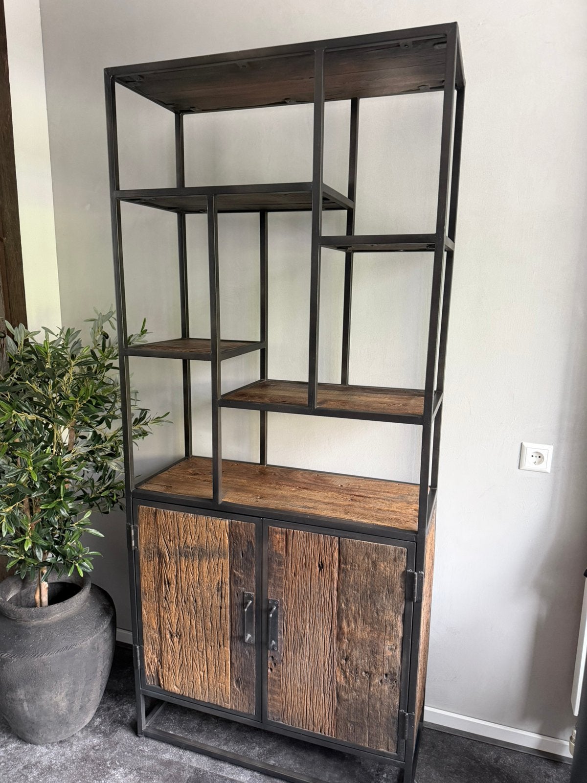 Stoere houten boekenkast, Ophalen, 50 tot 100 cm, Zo goed als nieuw, 150 tot 200 cm