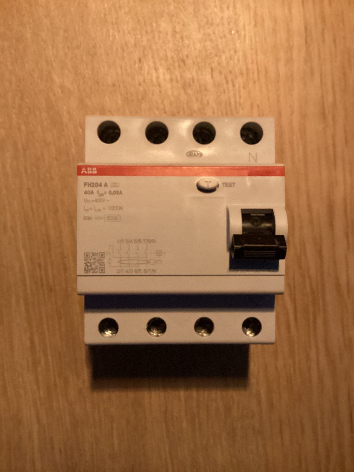 ABB 40A aarlekschkelaar / automaat FH204 A, Ophalen of Verzenden, Zo goed als nieuw