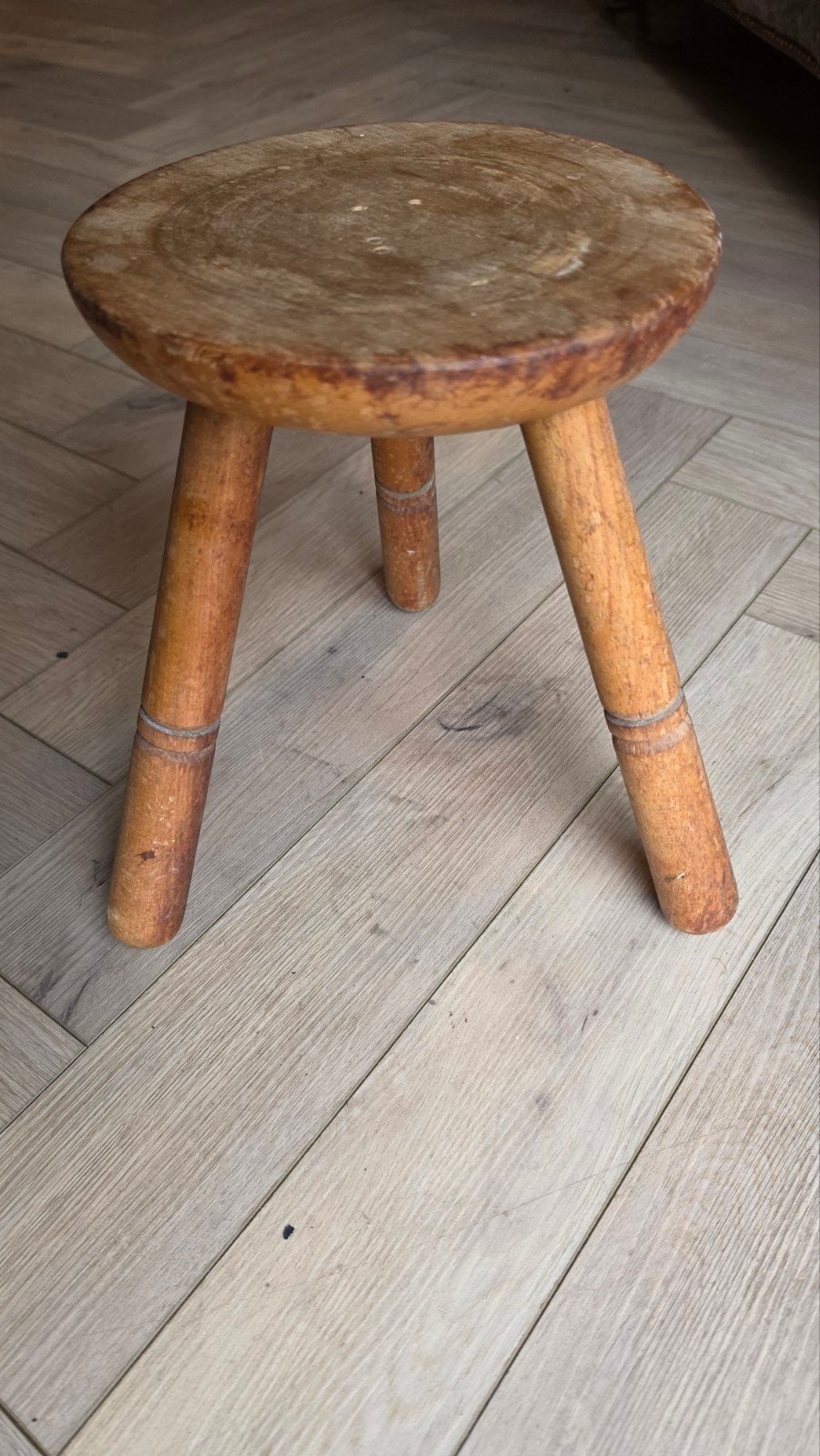 Vintage houten melk krukje met drie poten, Ophalen of Verzenden, Gebruikt, Hout