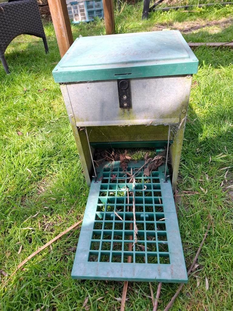 Feed o matic kippenvoederbak, Dieren en Toebehoren, Ophalen, Drinken en Voederen