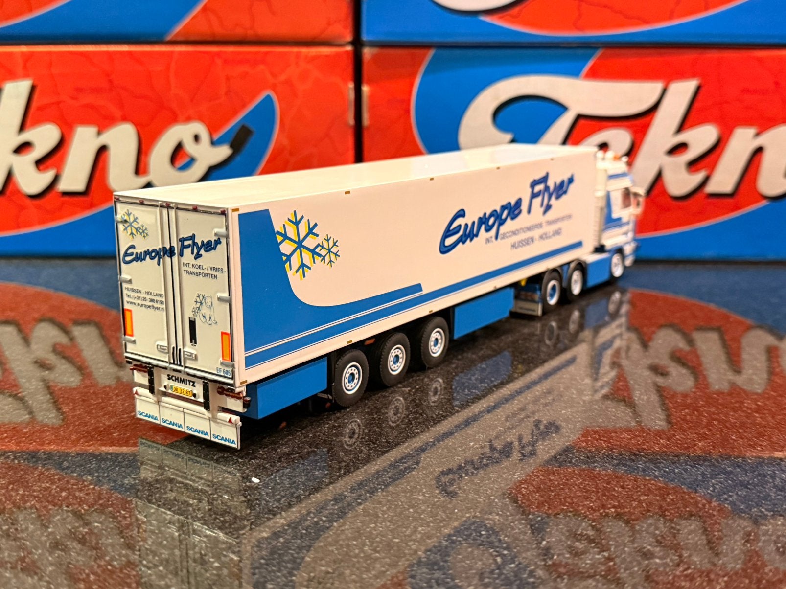 WSI - Scania 143 Streamline Europe Flyer, Verzenden, Zo goed als nieuw, Bus of Vrachtwagen, Wsi