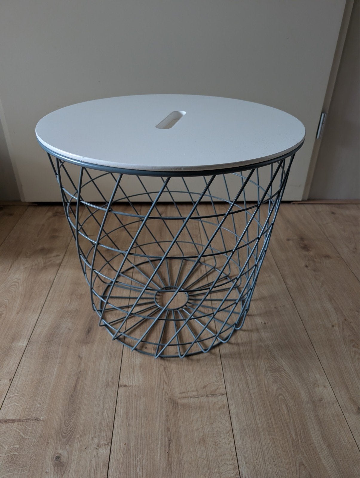 IKEA opbergtafel KVISTBRO, Ophalen, Rond, Metaal of Aluminium, Minder dan 55 cm