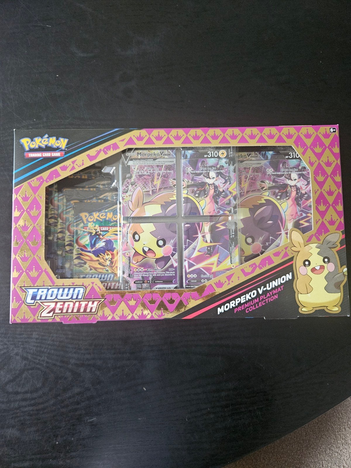 Pokémon Crown Zenith Morpeko V-UNION Premium Playmat Collect, Hobby en Vrije tijd, Verzamelkaartspellen | Pokémon, Ophalen of Verzenden