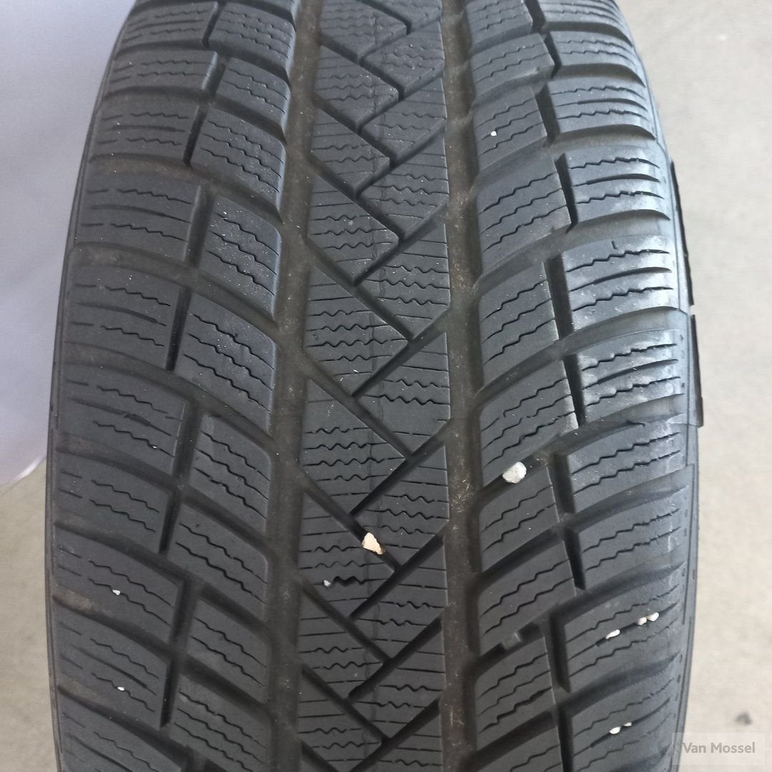 Vredestein Giugiaro Design 215/55/R17 98V, -, -, 17 inch, Band(en)