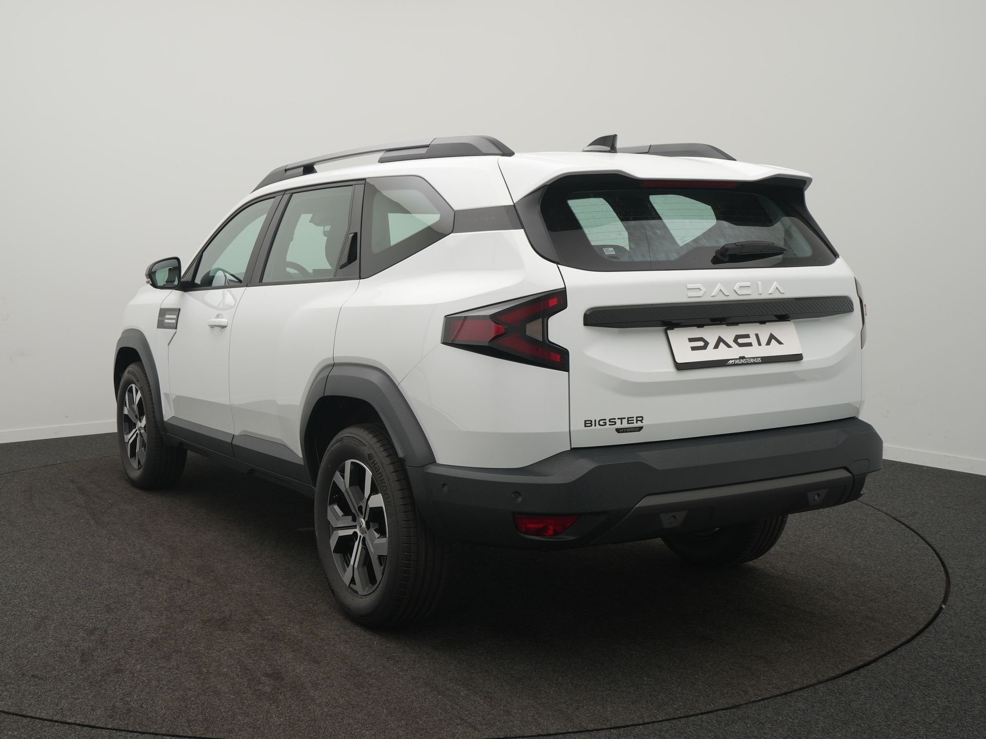 Dacia Bigster 1.8 Hybrid 155 Expression - PDC + Camera - 18i, Stof, Gebruikt, Wit, Bedrijf