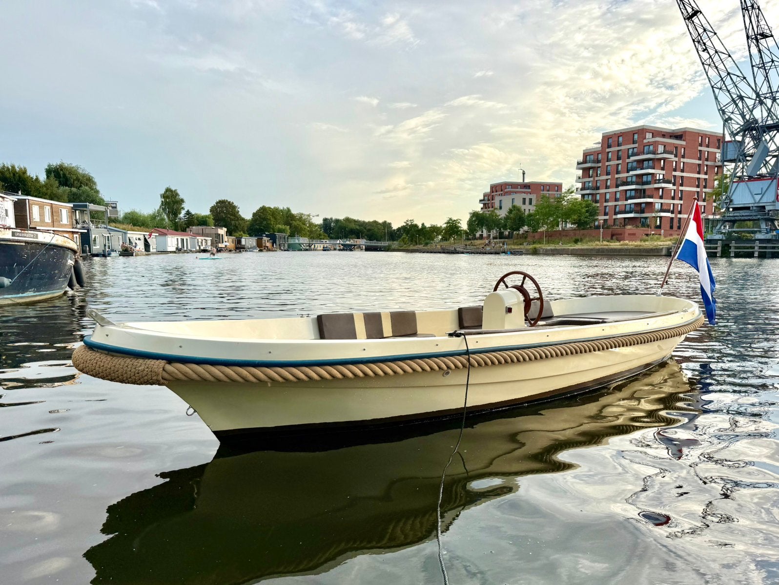 Mooie elektrische sloep (Jata Boats / AVR Sloep), Afdekzeil, Gebruikt, Binnenboordmotor, Elektrisch
