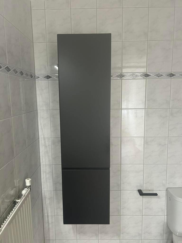 Zwarte badkamerkast te koop, Huis en Inrichting, Badkamer | Badkamermeubels, Zo goed als nieuw, (Half)hoge kast, Minder dan 50 cm
