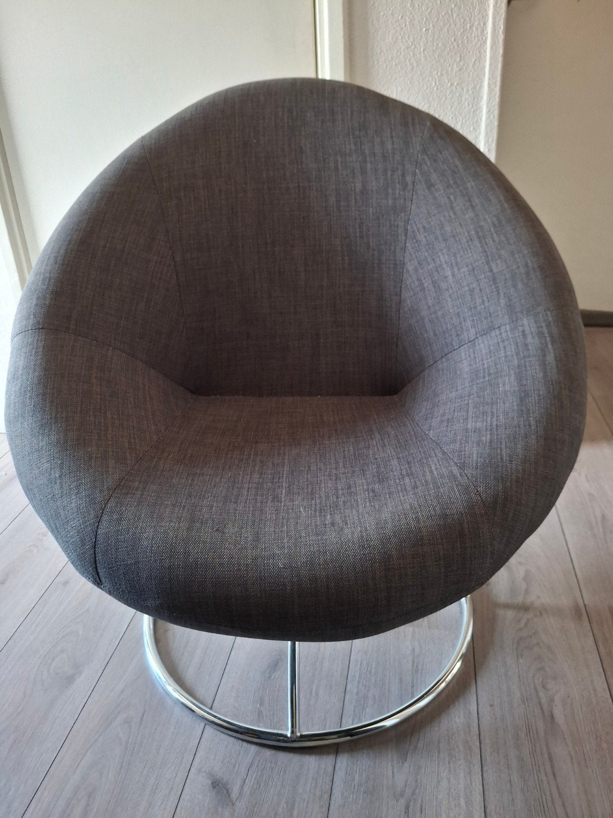 Mooie draai fauteuil antraciet stoffen zitting metalen poot, Ophalen, Zo goed als nieuw, 75 tot 100 cm, 75 tot 100 cm