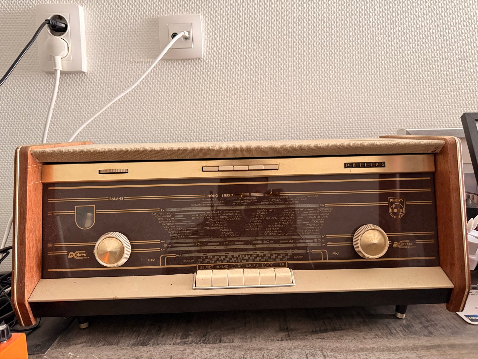 Oude Philips radio met ingebouwde Bluetooth, Ophalen of Verzenden, Gebruikt, Radio