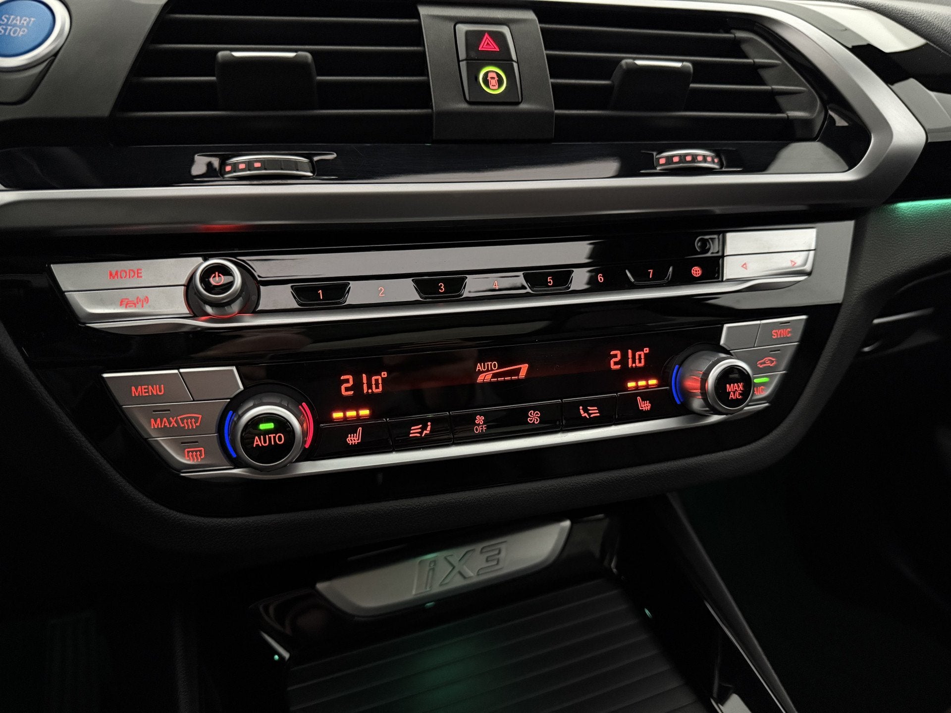Foto 31 van BMW iX3 Executive 80 kWh | Snelladen | SOH 91% | Pano | Came