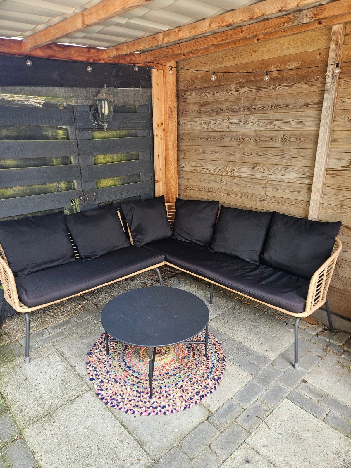 Loungebank met kussens en tafel - 195x190cm, Ophalen, 5 zitplaatsen, Gebruikt, Bank