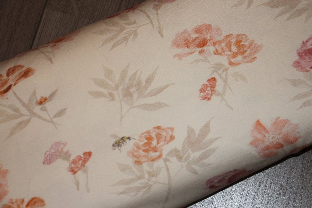 Family Fabrics jersey tricot stof - Flowers & Bees #3283, 120 cm of meer, Wit, Ophalen of Verzenden, Katoen