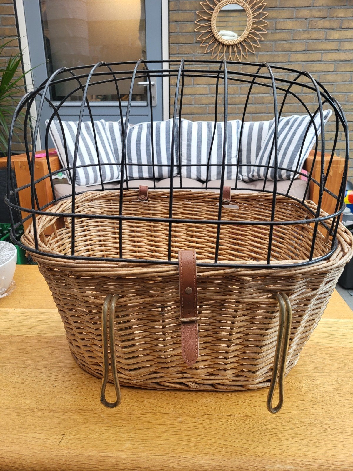 Hondenfietsmand riet met metalen koepel, Ophalen of Verzenden, Gebruikt, Hondenkar, Minder dan 20 kg