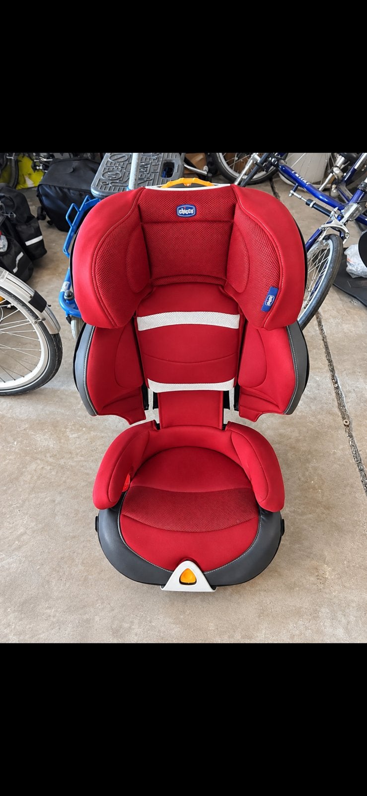 Chicco autostoel – Rood met hoge rugleuning gebruikt, Ophalen, Autogordel, 9 t/m 18 kg, Zo goed als nieuw