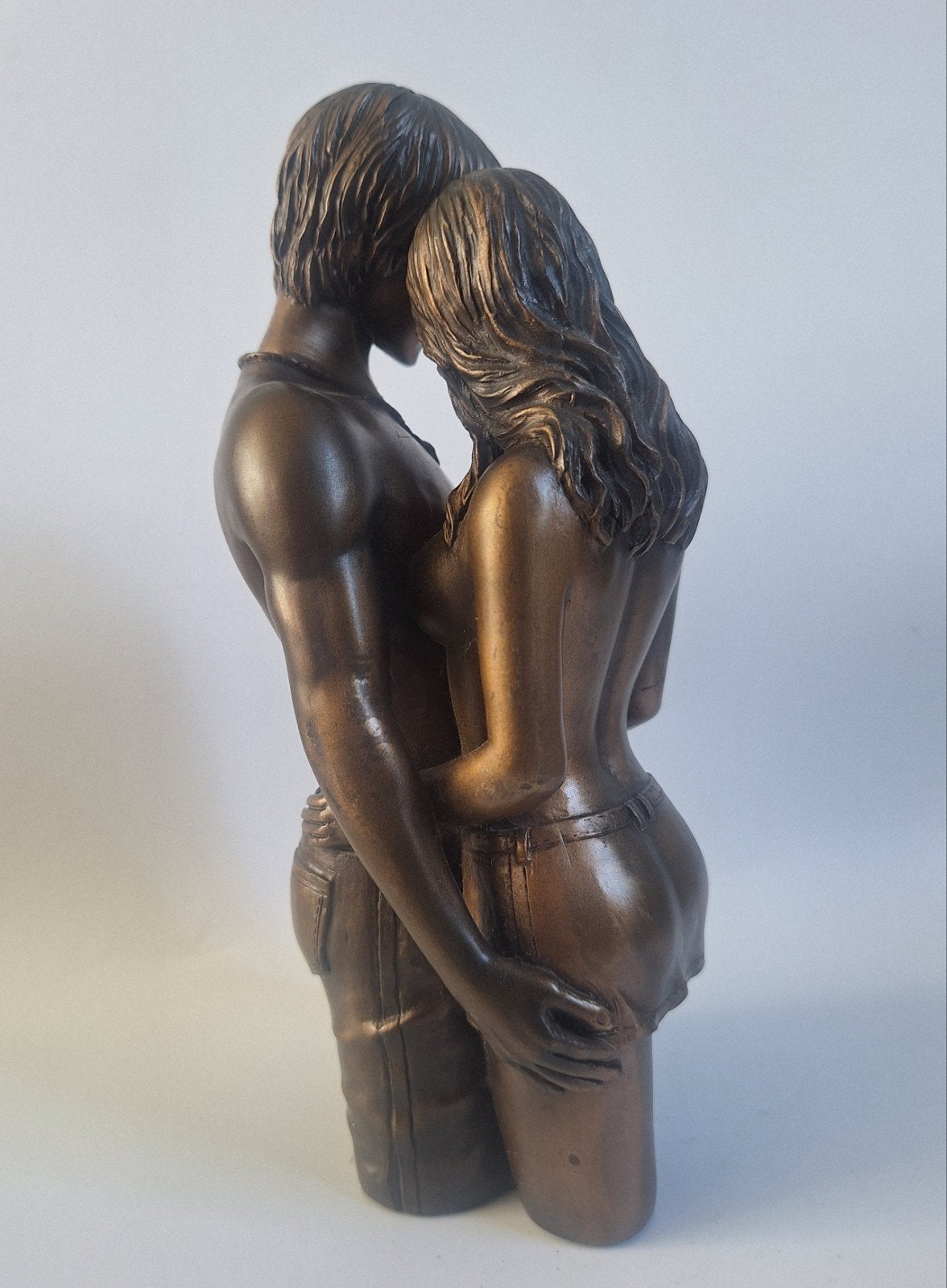 Mooi beeld van liefdes paar.
Gesigneerd met Kandy
Het beeld, Ophalen of Verzenden