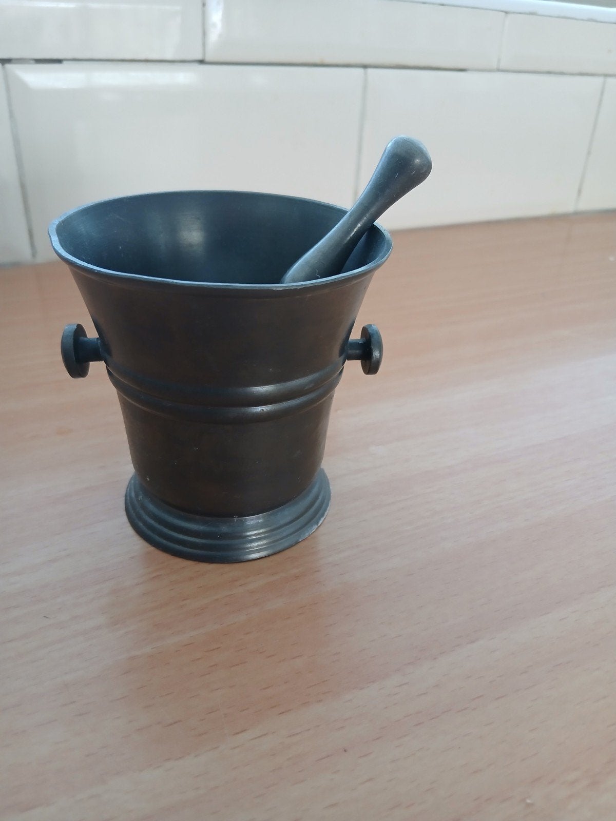 Antieke tinnen vijzel met stamper 8cm hoog, Ophalen of Verzenden