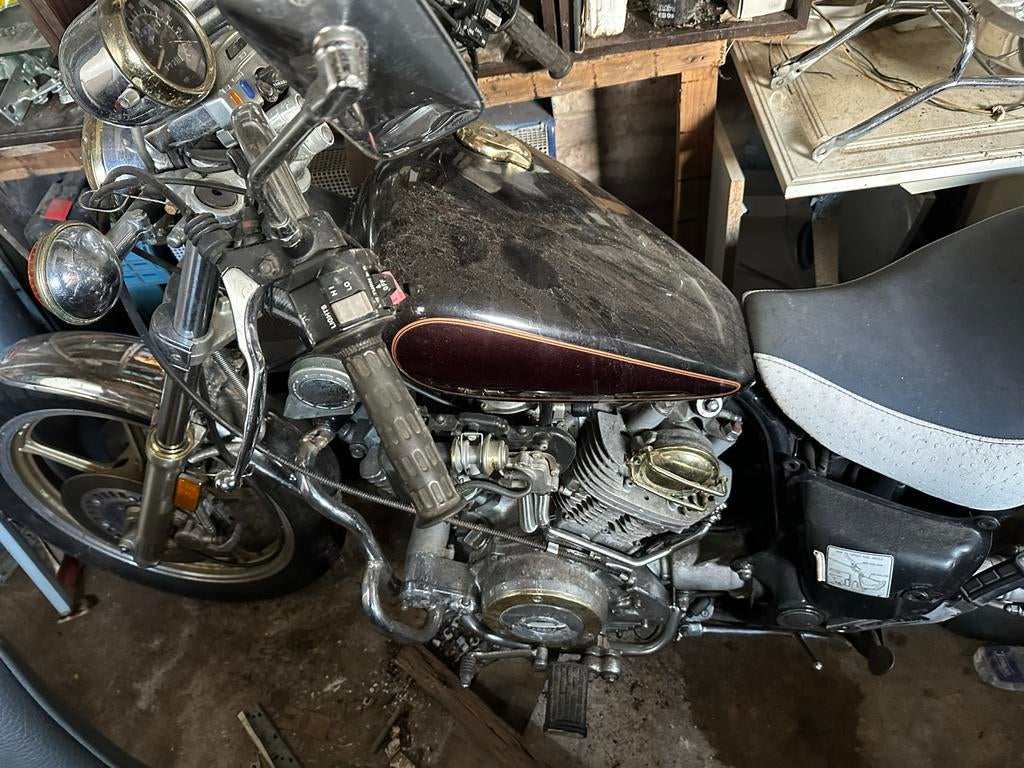 Motorfiets met V-twin motor yamaha xv 1000, Motoren, Particulier, 2 cilinders, Overig