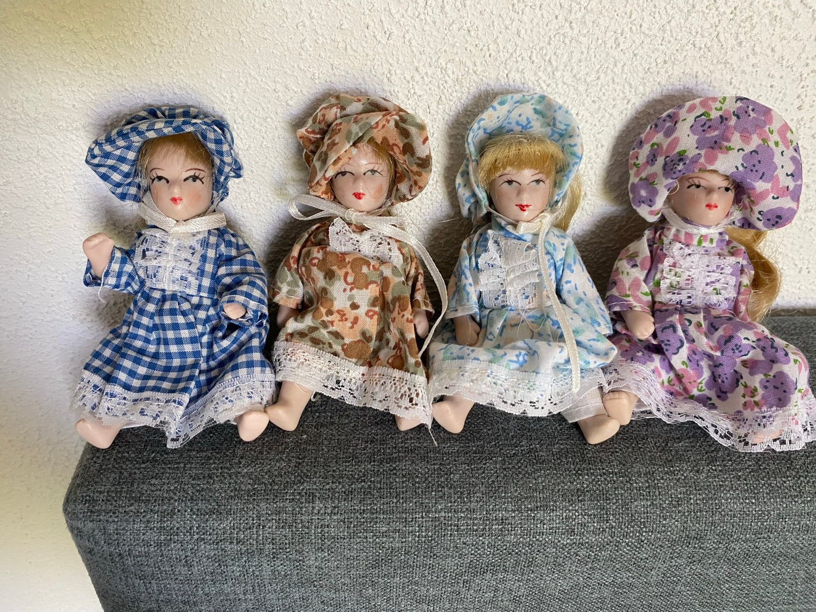 4 Porseleinen Poppenhuis Popjes, Ophalen of Verzenden, Gebruikt, Pop