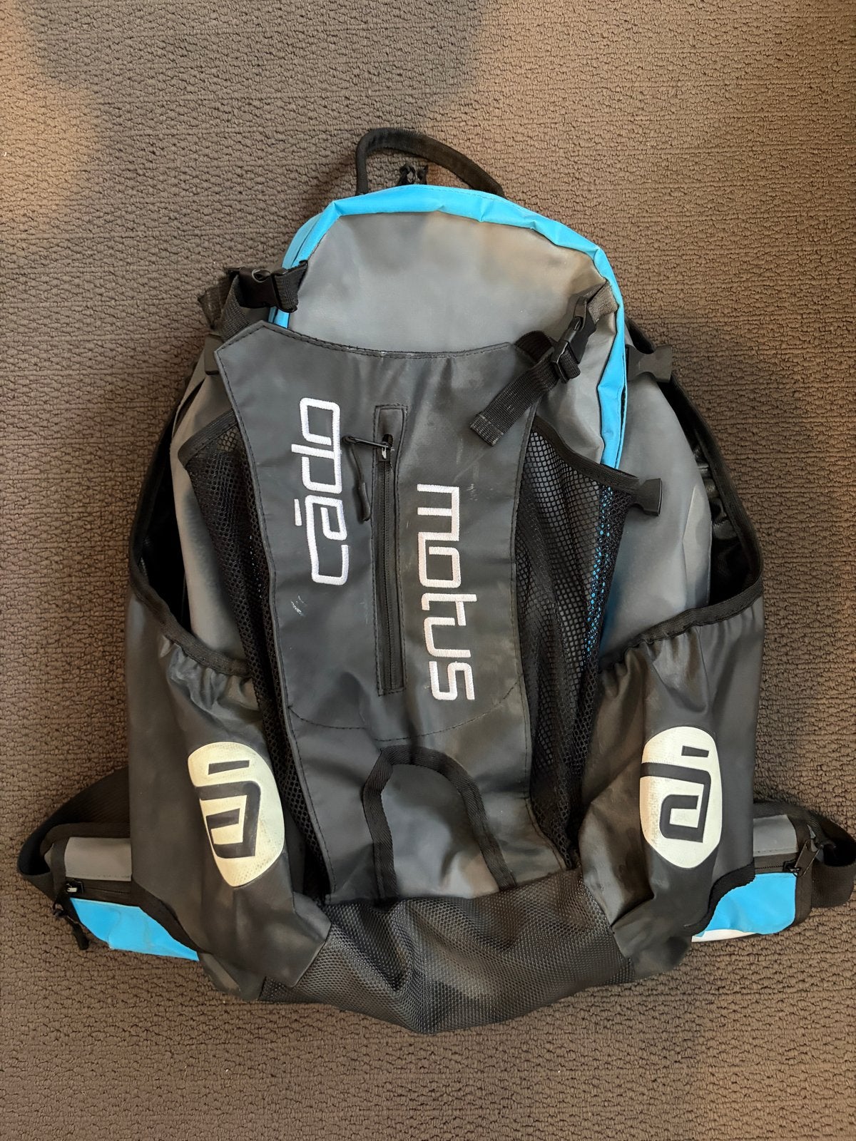 Mooie Cado Motus schaatsrugzak - Grijs/Blauw, Sieraden, Tassen en Uiterlijk, 25 tot 40 cm, Zo goed als nieuw, Ophalen, Overige merken