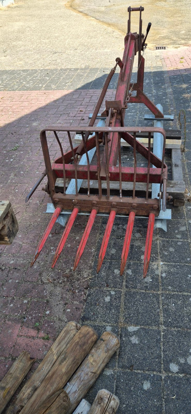 Wifo mestvork met zwaardere tanden, Ophalen, Akkerbouw, Gewasbescherming en Bemesting
