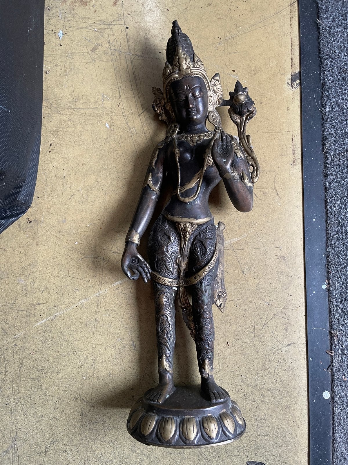 Bronzen Tibetaans beeld van godheid, 30 cm hoog, Tibet, Ophalen of Verzenden, Versierd, Meerkleurig