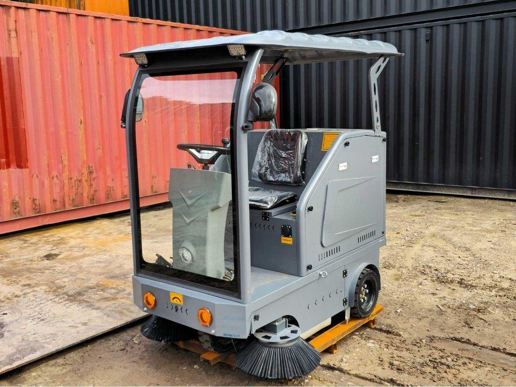 OKG DY-1400P Straatveegmachine‼️, Zakelijke goederen, Machines en Bouw | Onderhoud en Reiniging, Ophalen