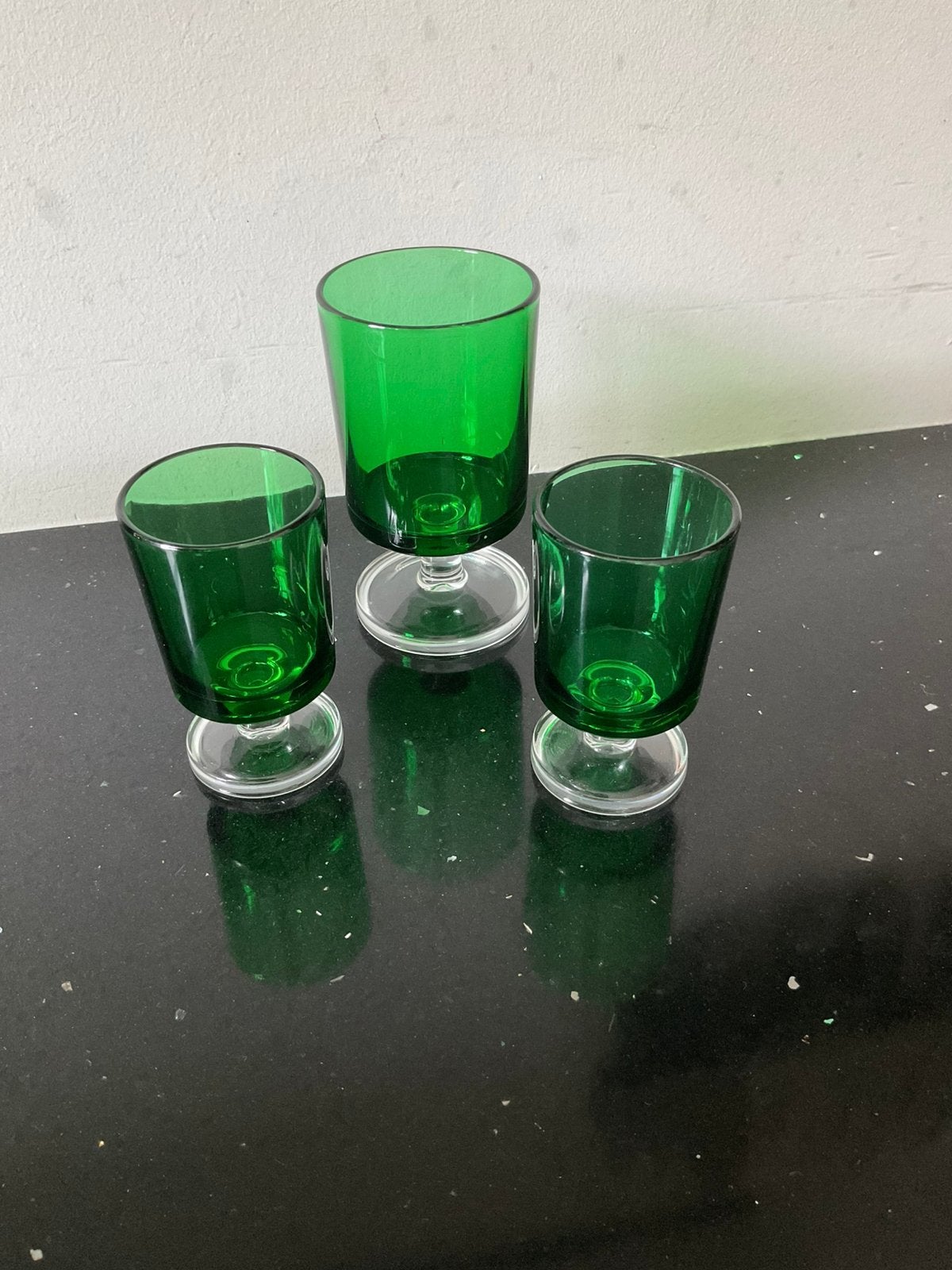 Luminarc 2 borrelglaasjes 1 portglas groen, Verzamelen, Retro, Ophalen of Verzenden, Huis en Inrichting