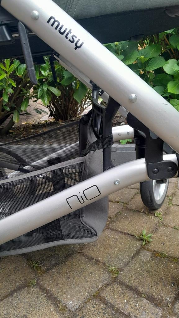 Mutsy Nio Combiwagen - Groen met reiswieg, Ophalen, Gebruikt, Combiwagen, Mutsy