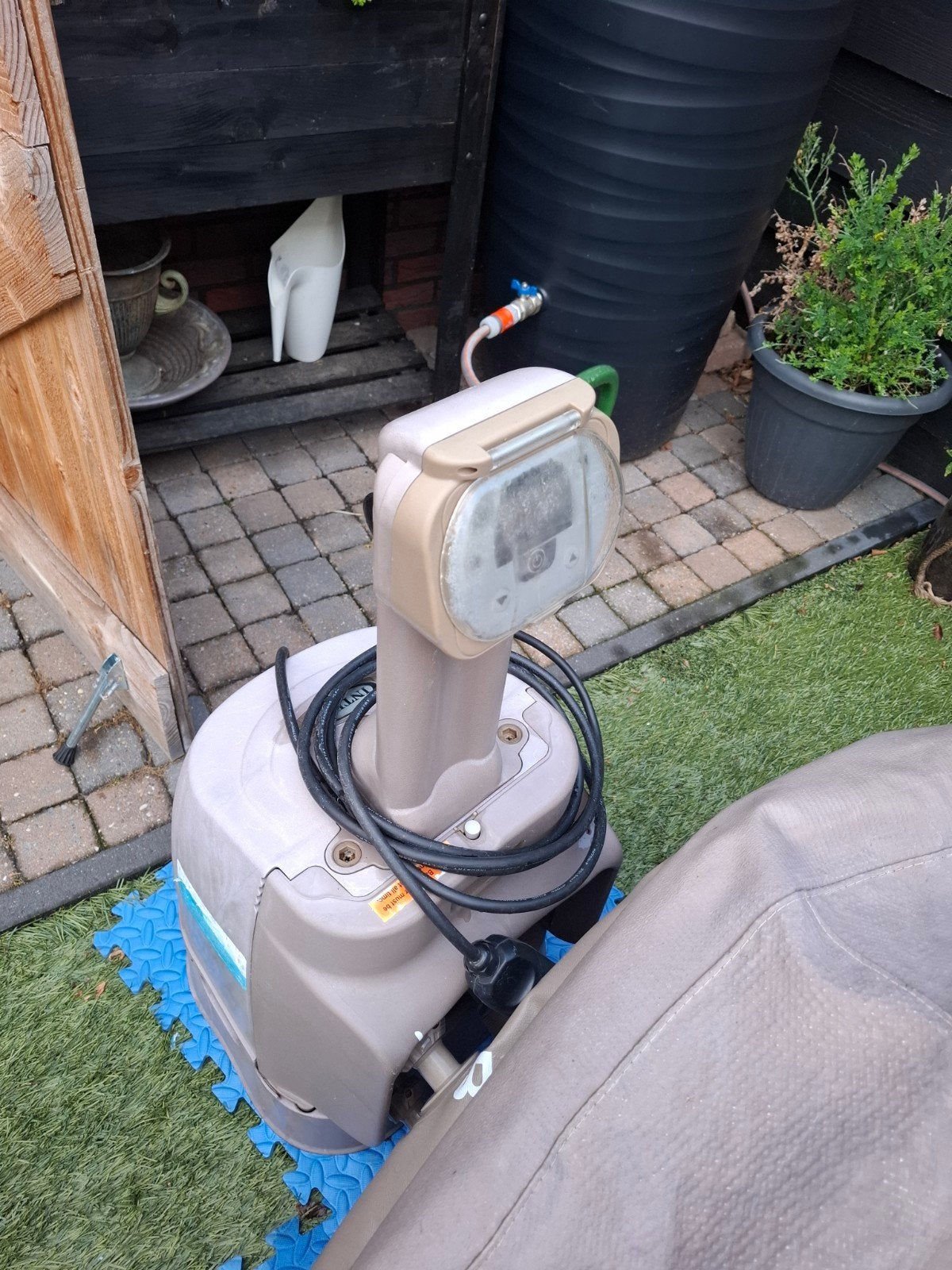 Pomp voor jaccuzie merk intex, Ophalen, Pomp