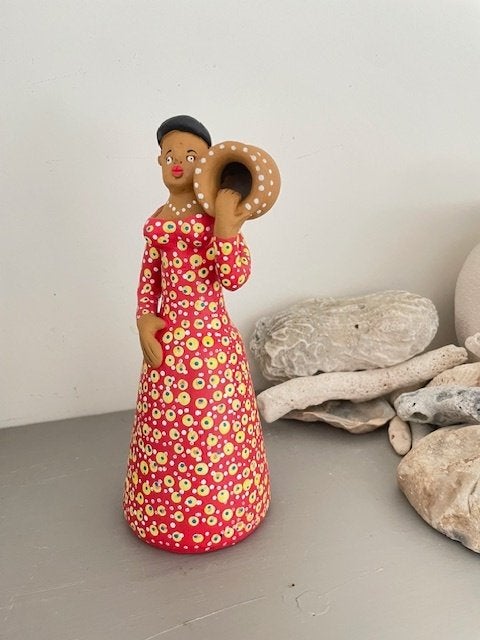Terracotta beeld vrouw met kruik. Brazilie Lavadeira., Ophalen, Handgemaakt, Overige herkomsten, Beeld