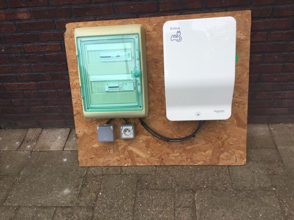 EVLink Laadpaal met Schneider Groepenkast, Ophalen, Gebruikt, Overige typen