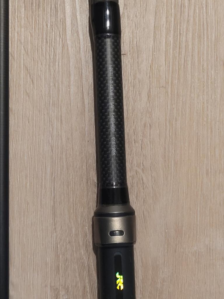 JRC Defender 12ft - 3lb -inclusief foedraal, Ophalen of Verzenden, Zo goed als nieuw, Werphengel