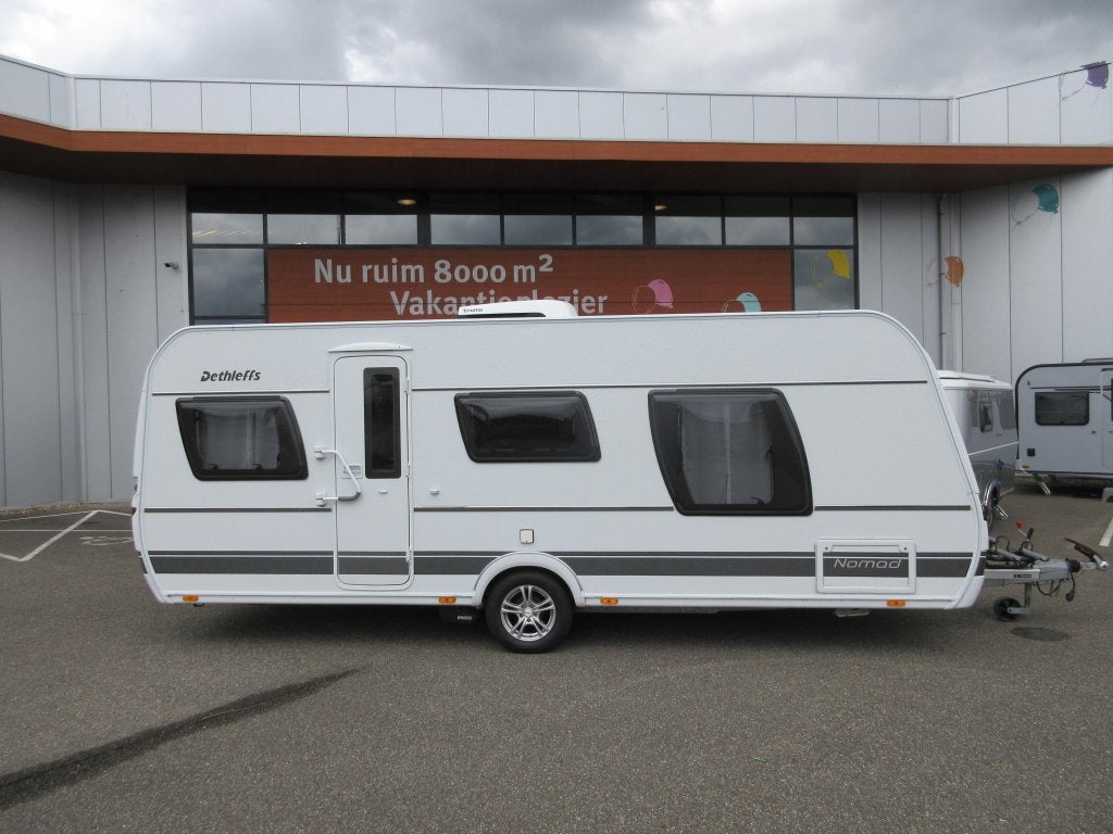 Dethleffs Nomad 530 DR ZEER NETJES EN COMPLEET, Caravans en Kamperen, Caravans, Rondzit, Schokbreker, Tot en met 4, Dethleffs