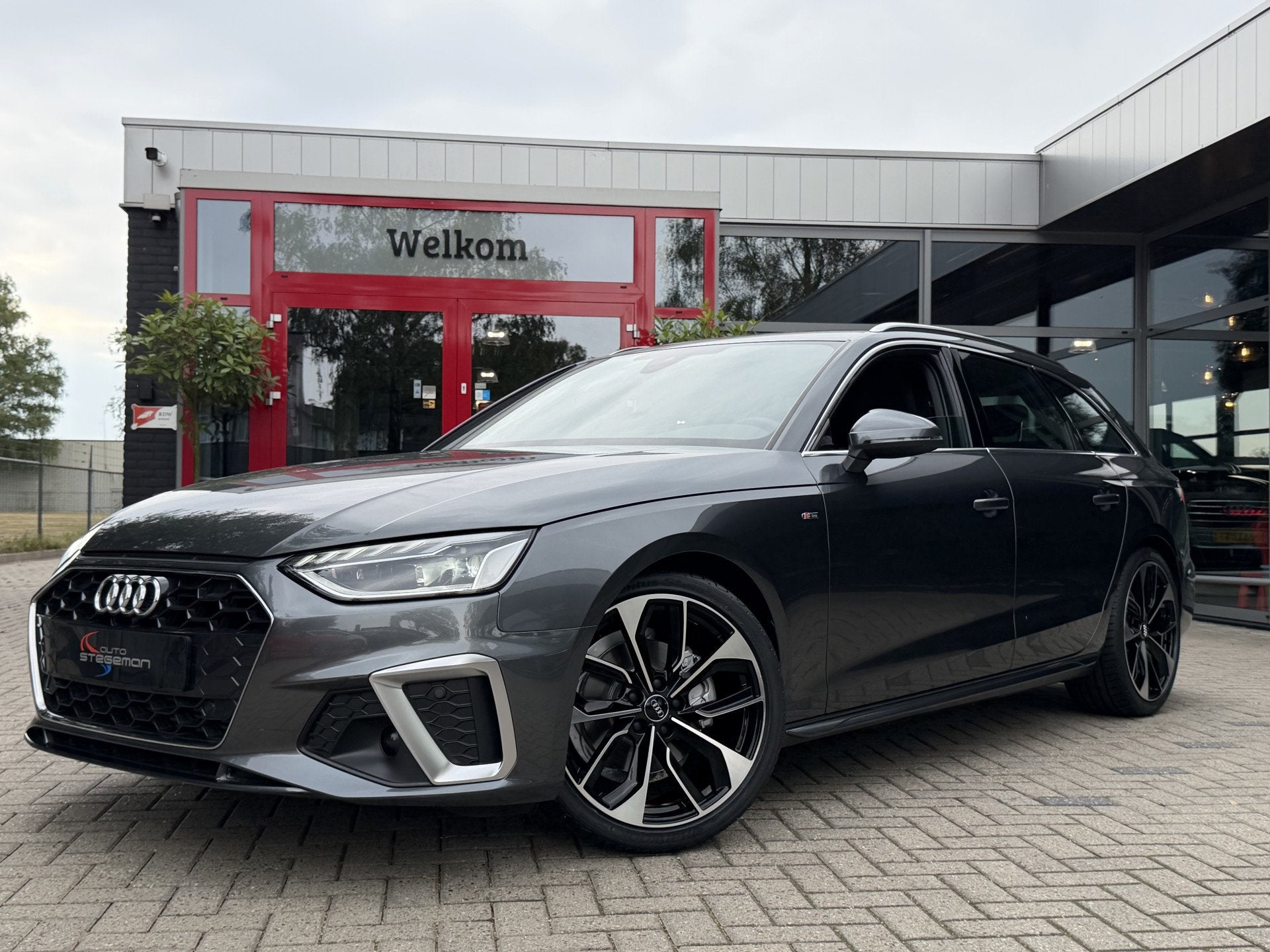 Audi A4 Avant 35 TFSI AUT. *!* 2x S-LINE *!* VIRTUAL/ LED/ 1, Gebruikt, Euro 6, 4 cilinders, Origineel Nederlands