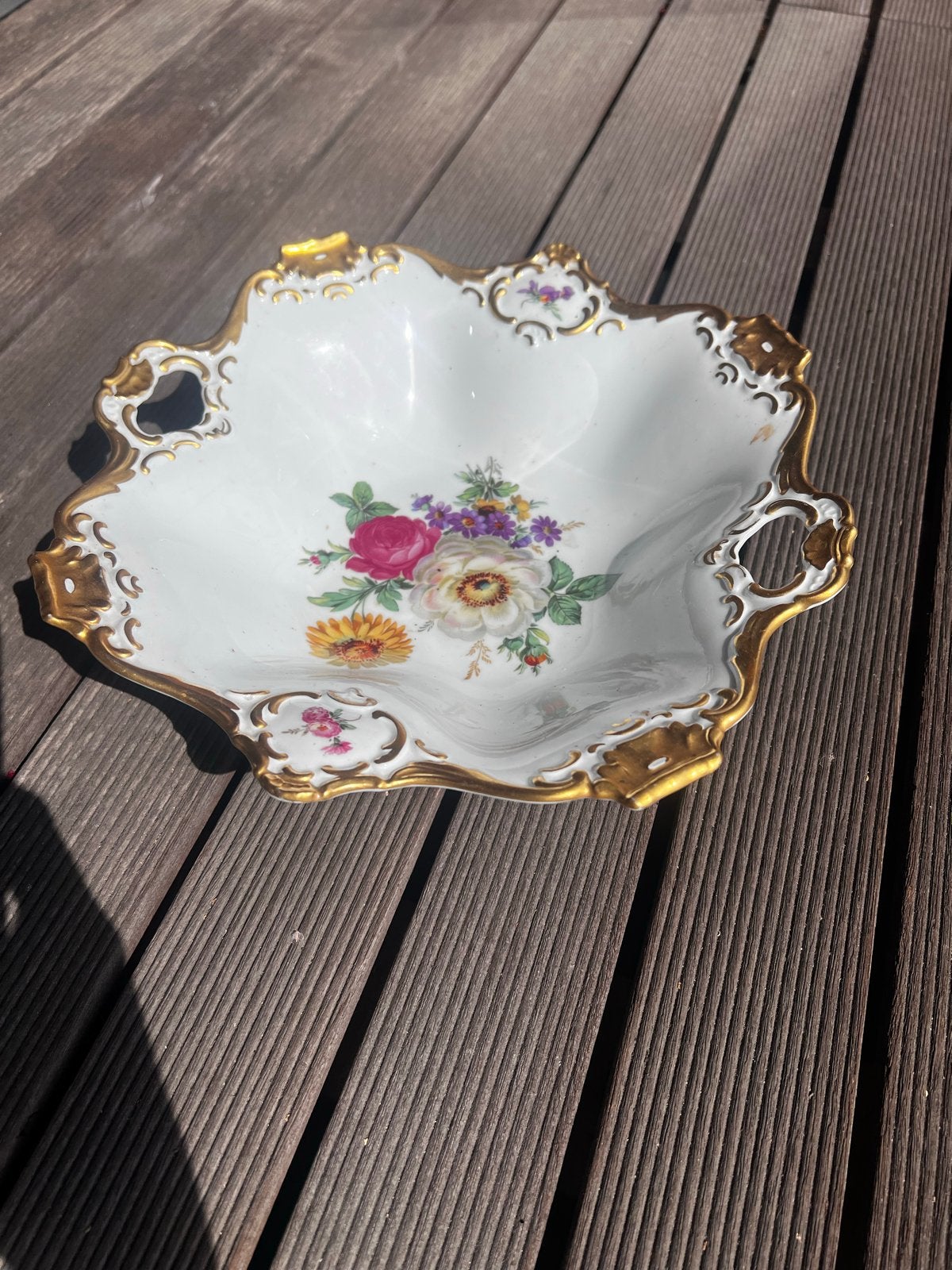 Antieke Meissen porseleinen schaal met bloemdecor, Ophalen of Verzenden