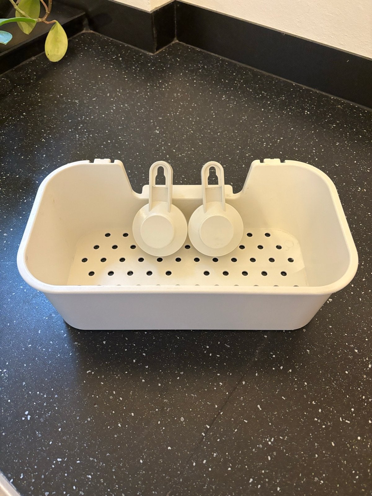 Witte IKEA TISKEN mand zo goed als nieuw, Huis en Inrichting, Ophalen of Verzenden, Zo goed als nieuw, Wit