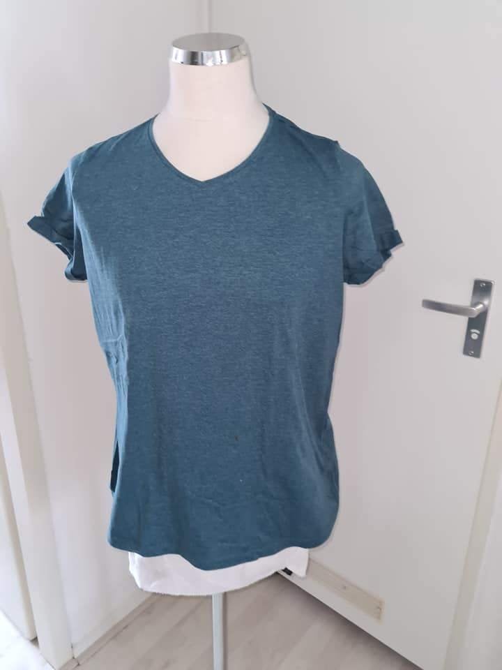 Stijlvol T-shirt met V-hals - Maat L, Blauw, Maat 42/44 (L), Ophalen of Verzenden, Zo goed als nieuw