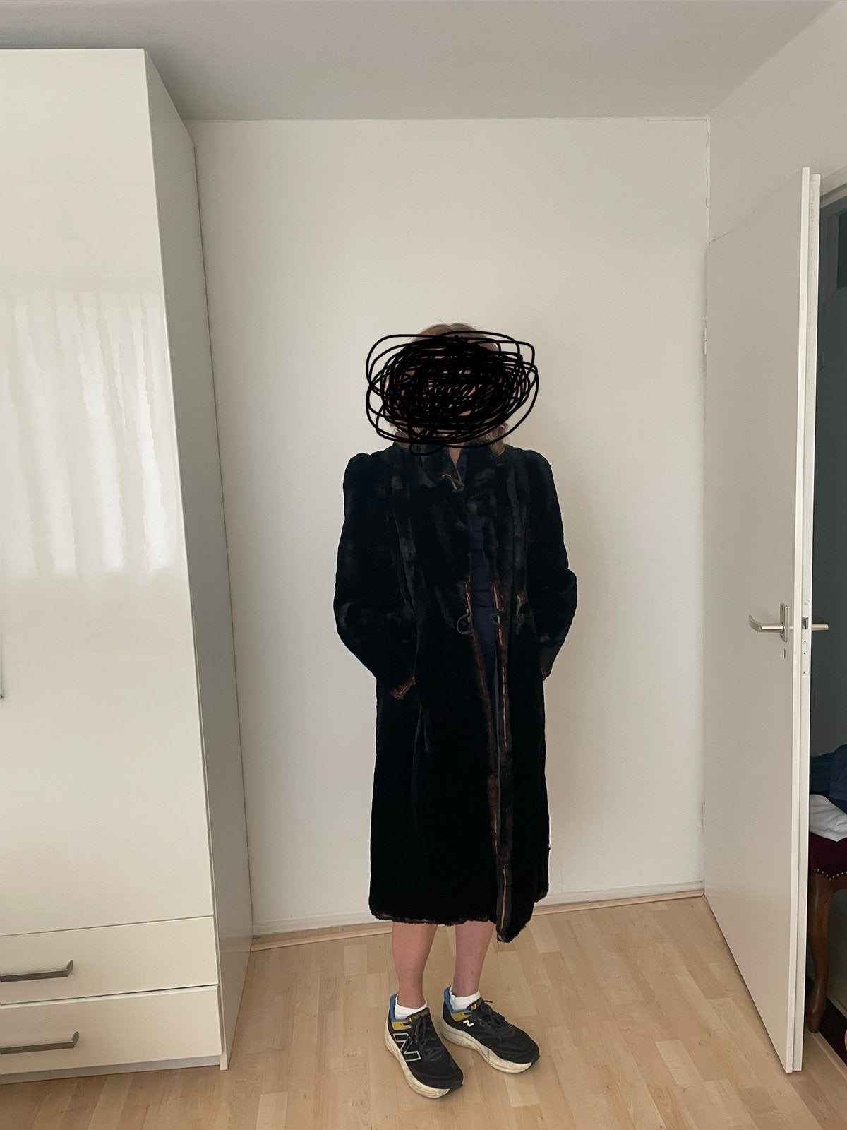 Oude nerts bontjas (echt bont), Ophalen of Verzenden, Gedragen, Maat 38/40 (M), Zwart
