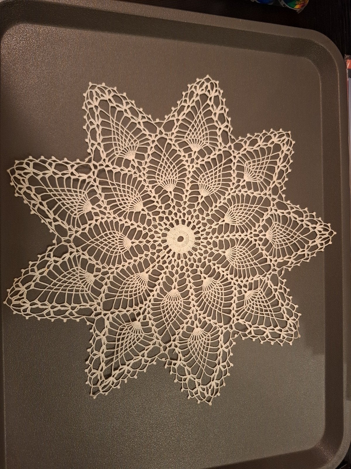 Handgemaakt gehaakt kleedje, ca. 25 cm diameter, Vintage, Ophalen of Verzenden, Zo goed als nieuw, Wit