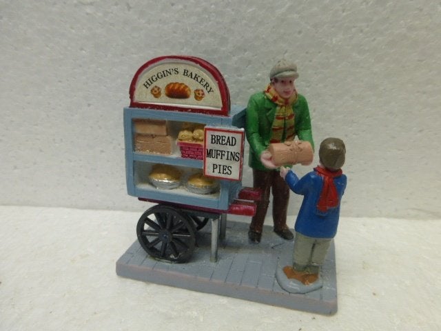 lemax delivery bread cart kerstdorp poppetjes figurines, Diversen, Kerst, Ophalen of Verzenden, Zo goed als nieuw