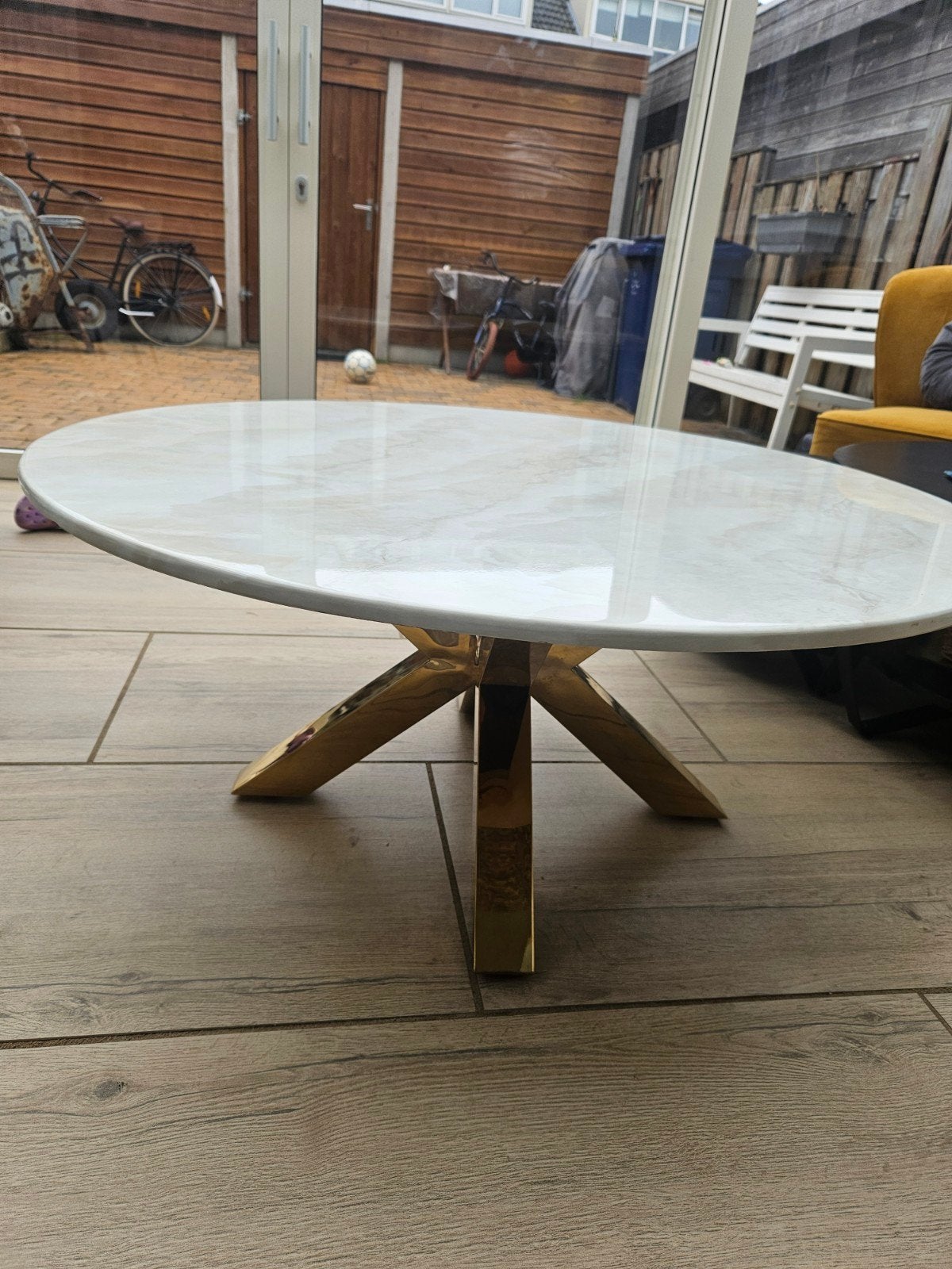 Moderne Salontafel rond 100cm  Marmer met Gouden Onderst, Huis en Inrichting, 50 – 75, 100 tot 150 cm, Overige materialen, Rond