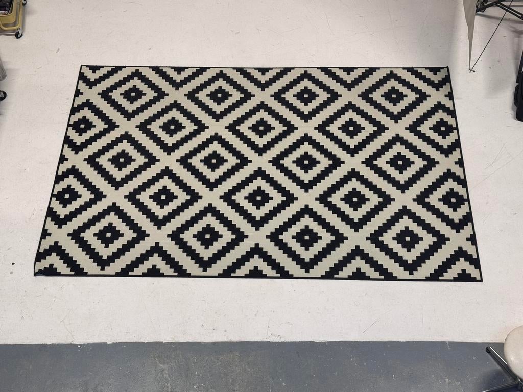 Ikea vloerkleed 200x300, Huis en Inrichting, Ophalen, Zo goed als nieuw, Zwart, Rechthoekig