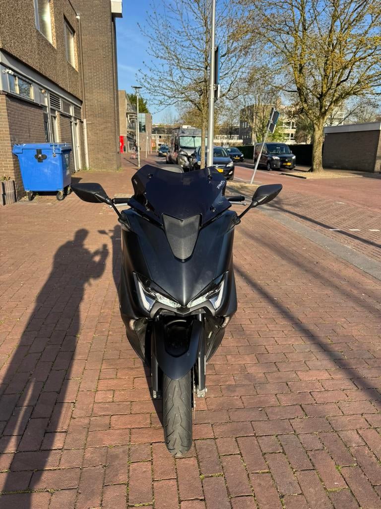 Yamaha T max 560 black max, Motoren, Scooter, Motorrijbewijs A, Particulier, Automaat