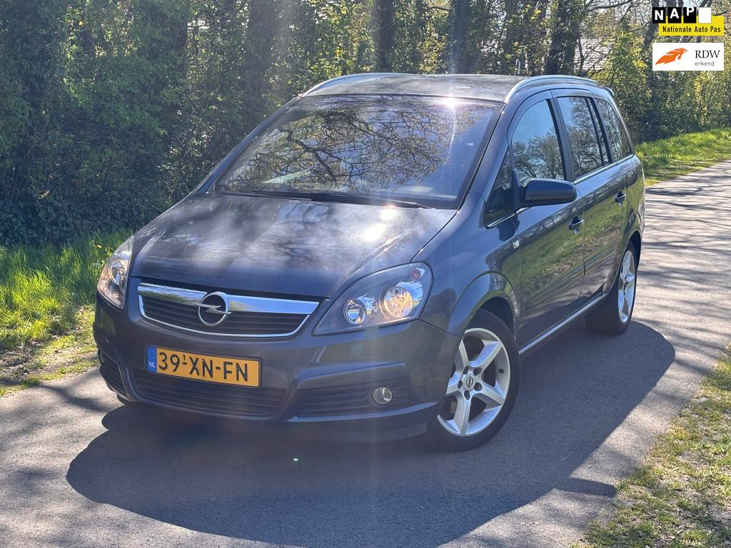 Opel Zafira 2.2 Cosmo | 7-Persoons + Cruise + Airco |, Voorwielaandrijving, Gebruikt, Zwart, 4 cilinders