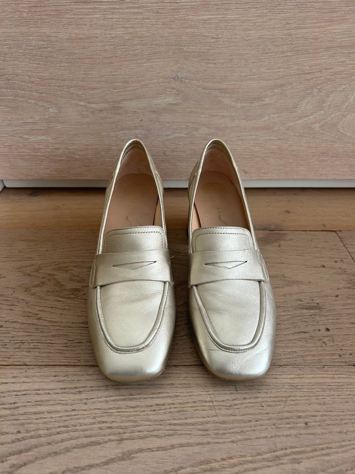 Unisa gouden schoen 37, Kleding | Dames, Schoenen, Schoenen met lage hakken, Overige kleuren, Nieuw, Ophalen of Verzenden