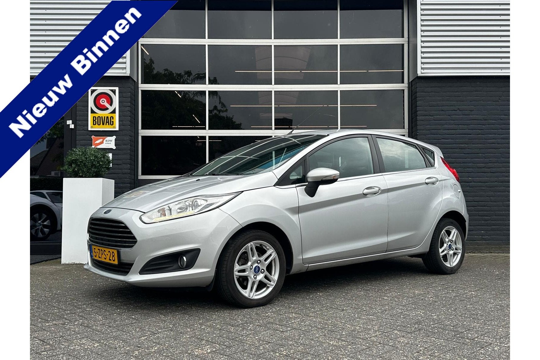 Ford Fiesta 1.0 Titanium, Airco, Radio, Sfeer, 5 drs, LM, AP, Voorwielaandrijving, Euro 5, Stof, 525 kg