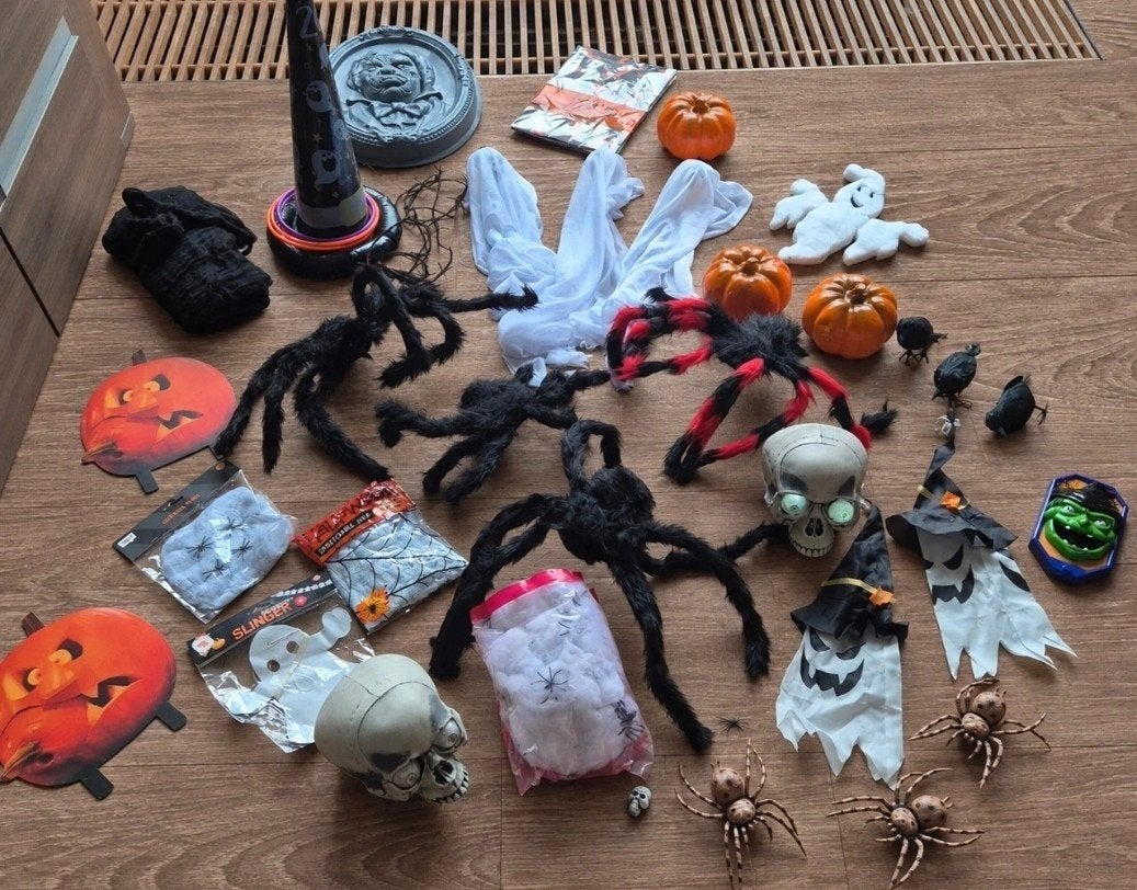 mega groot halloween  pakket ruim 35 stuks, Ophalen of Verzenden, Gebruikt, Feestartikel, Halloween of Griezel