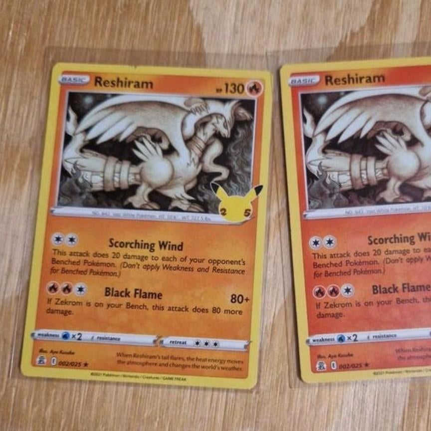 Pokemon kaart Reshiram misprint - Celebrations, Ophalen, Zo goed als nieuw, Losse kaart