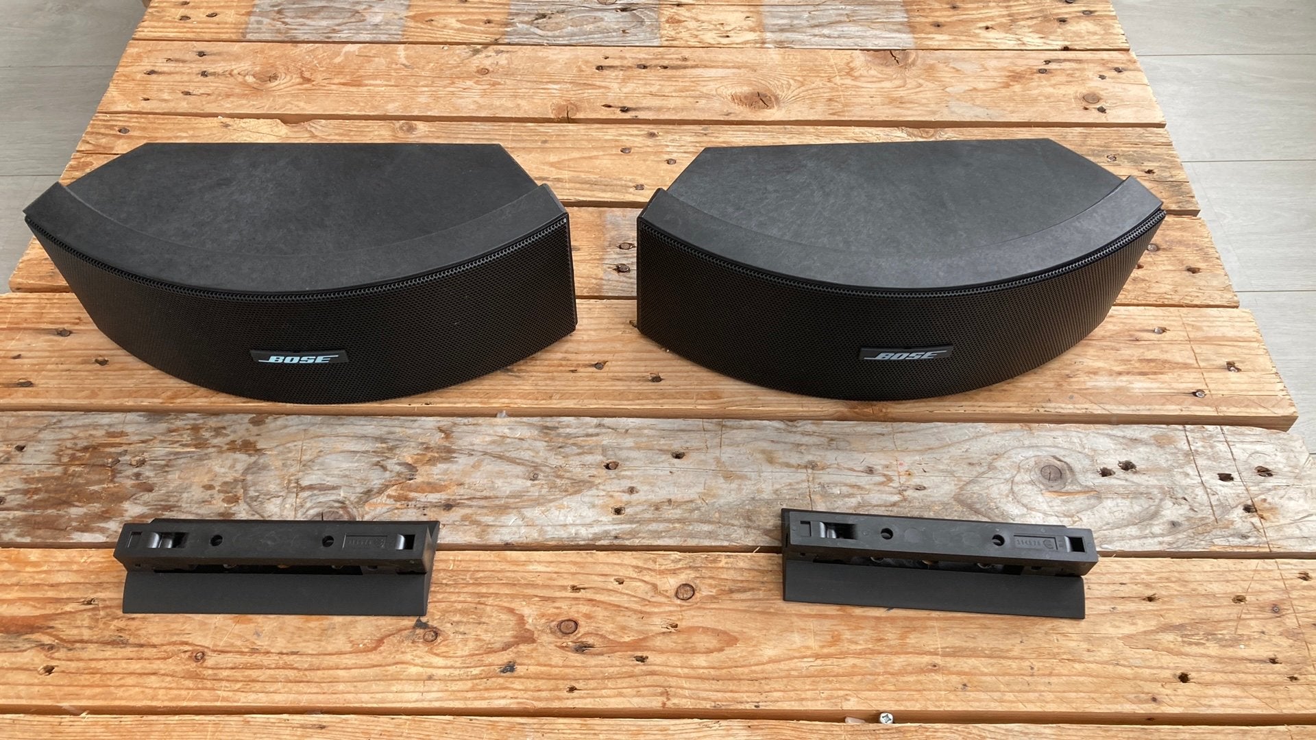 Bose 151SE outdoor indoor speakers in nieuwstaat, -, -, Ophalen of Verzenden, Zo goed als nieuw