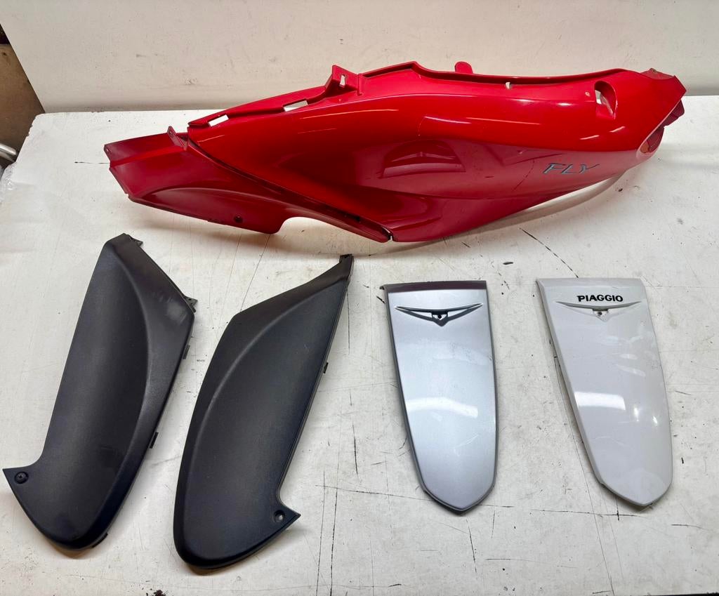 Verschillende onderdelen Piaggio Fly (oud model), Gebruikt, Piaggio, Ophalen of Verzenden, Kap